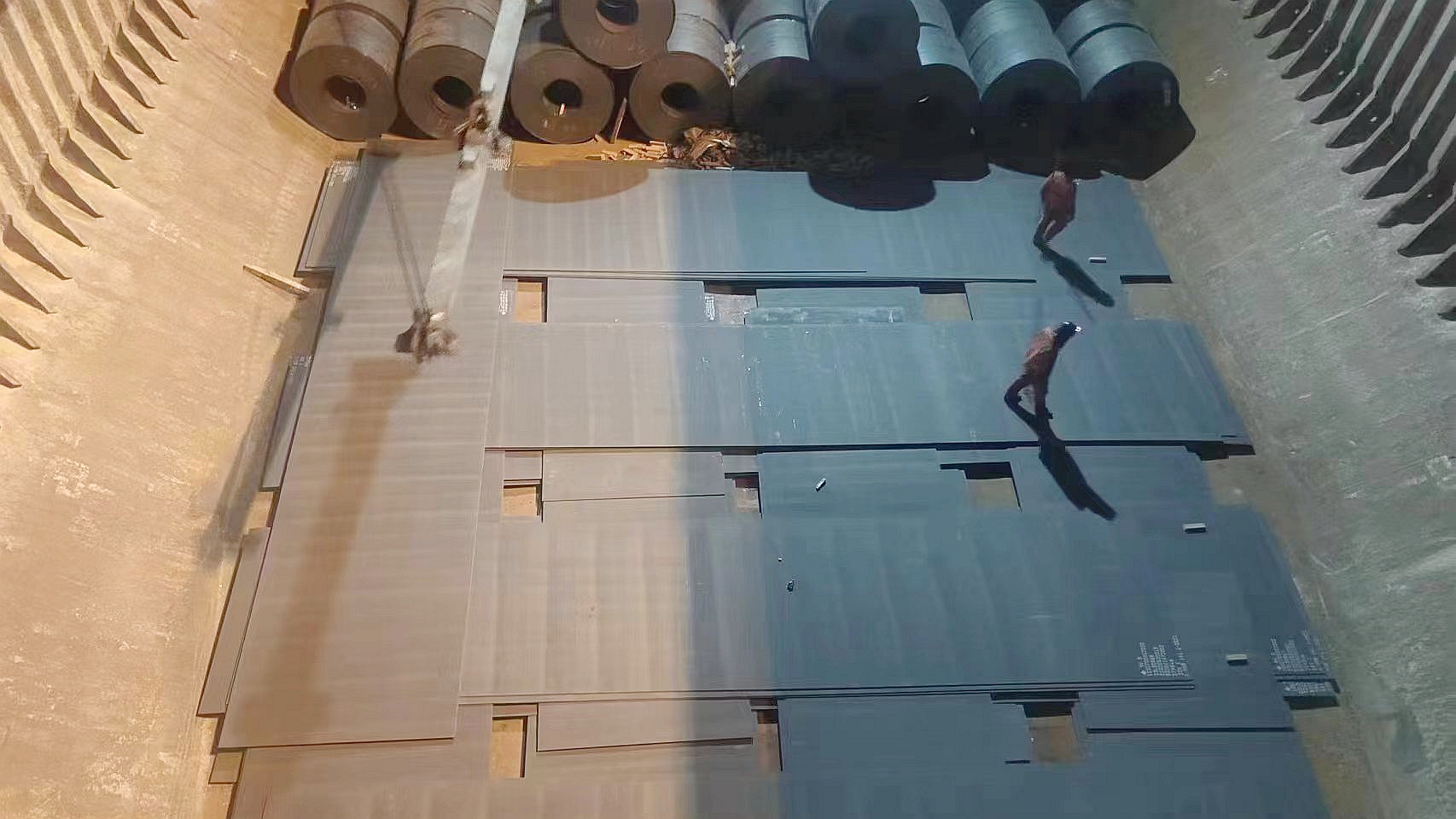 鲅魚圈公司 :板材配送到達.jpg